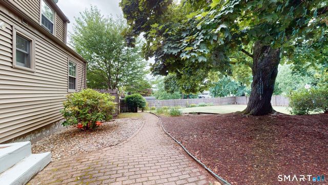 8 Bridge Lane, Enfield, CT 06082