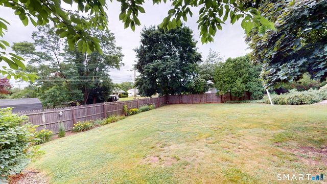 8 Bridge Lane, Enfield, CT 06082