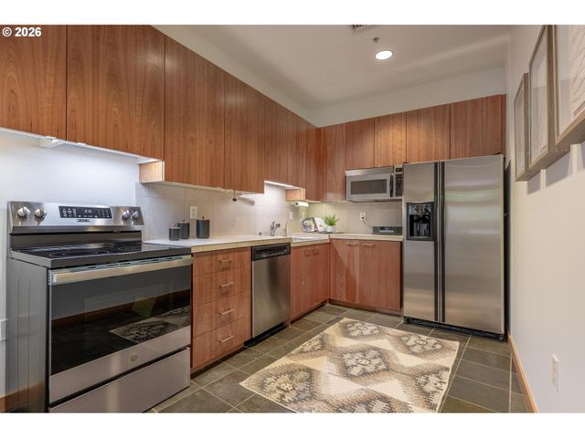 1120 Nw Northrup St 102, Portland, OR 97209