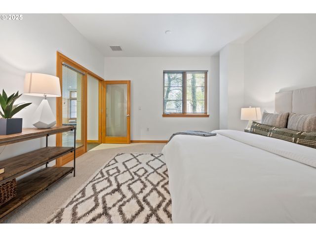 1120 Nw Northrup St 102, Portland, OR 97209