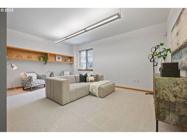 1120 Nw Northrup St 102, Portland, OR 97209