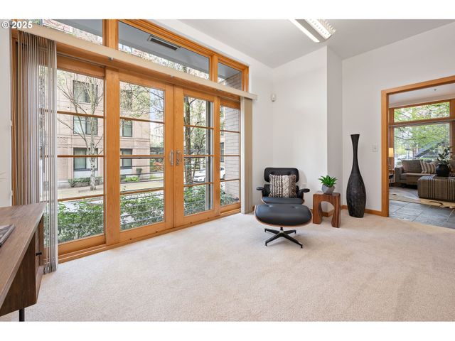 1120 Nw Northrup St 102, Portland, OR 97209