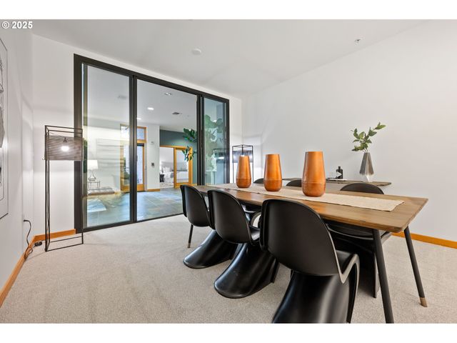 1120 Nw Northrup St 102, Portland, OR 97209