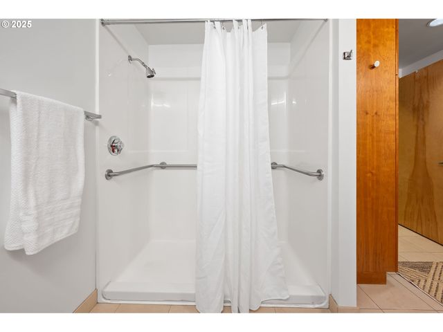 1120 Nw Northrup St 102, Portland, OR 97209