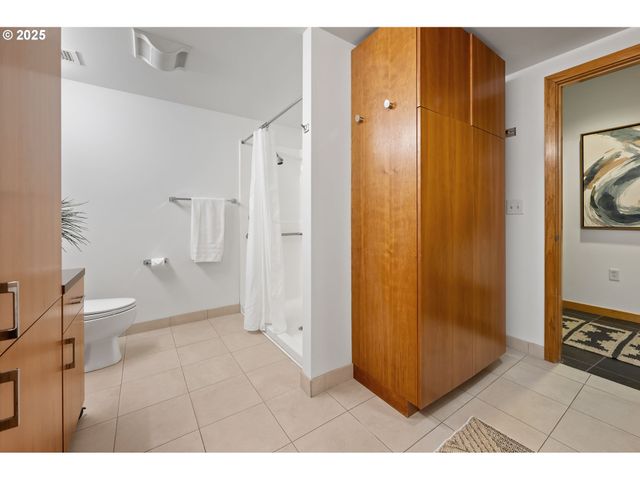1120 Nw Northrup St 102, Portland, OR 97209