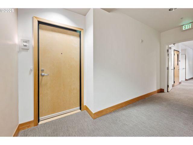 1120 Nw Northrup St 102, Portland, OR 97209