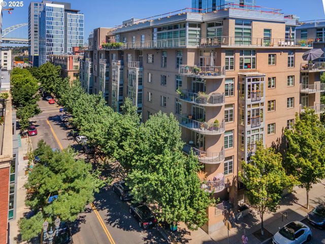 1120 Nw Northrup St 102, Portland, OR 97209