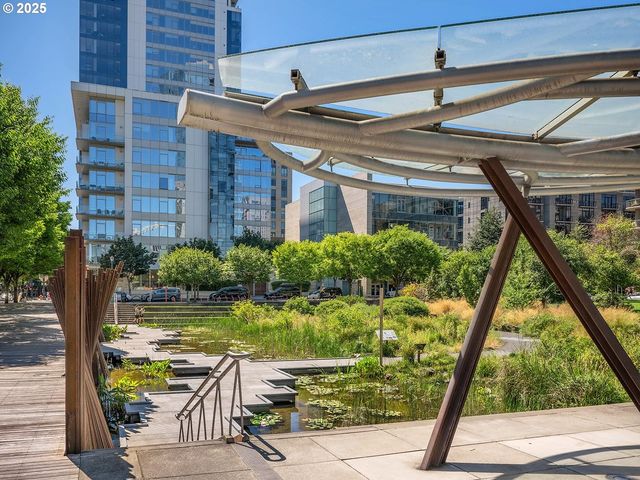 1120 Nw Northrup St 102, Portland, OR 97209