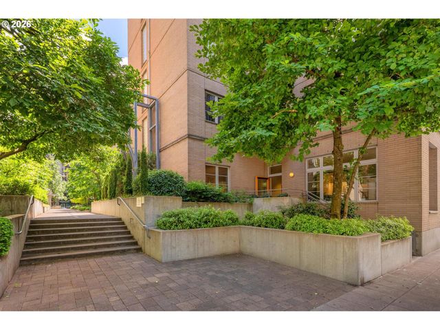 1120 Nw Northrup St 102, Portland, OR 97209