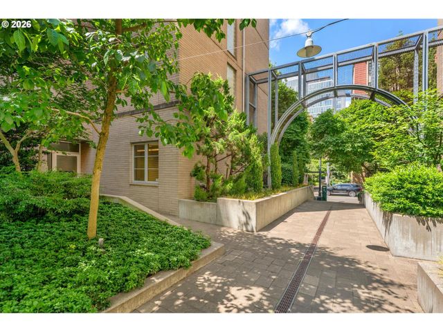 1120 Nw Northrup St 102, Portland, OR 97209