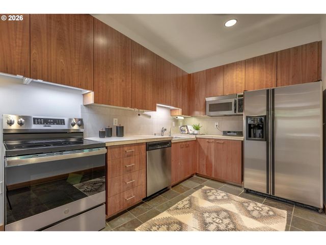 1120 Nw Northrup St 102, Portland, OR 97209