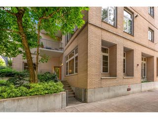 1120 Nw Northrup St 102, Portland, OR 97209