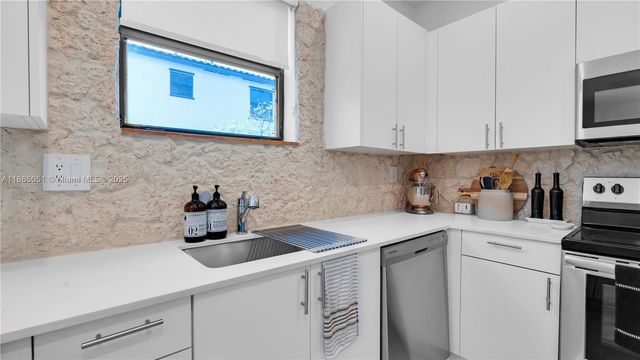 11922 SW 245 TER 0, Homestead, FL 33032