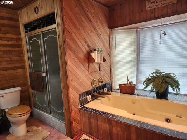 725 W MAIN St, Molalla, OR 97038
