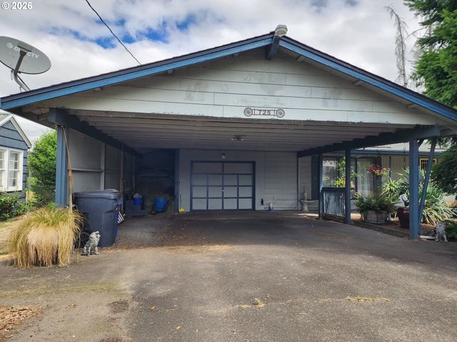 725 W MAIN St, Molalla, OR 97038