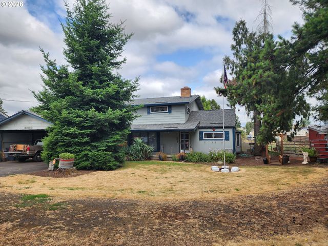 725 W MAIN St, Molalla, OR 97038