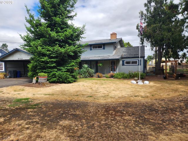 725 W MAIN St, Molalla, OR 97038