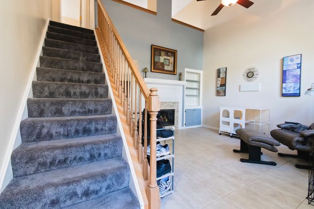 821 E Saratoga Circle, Island Lake, IL 60042