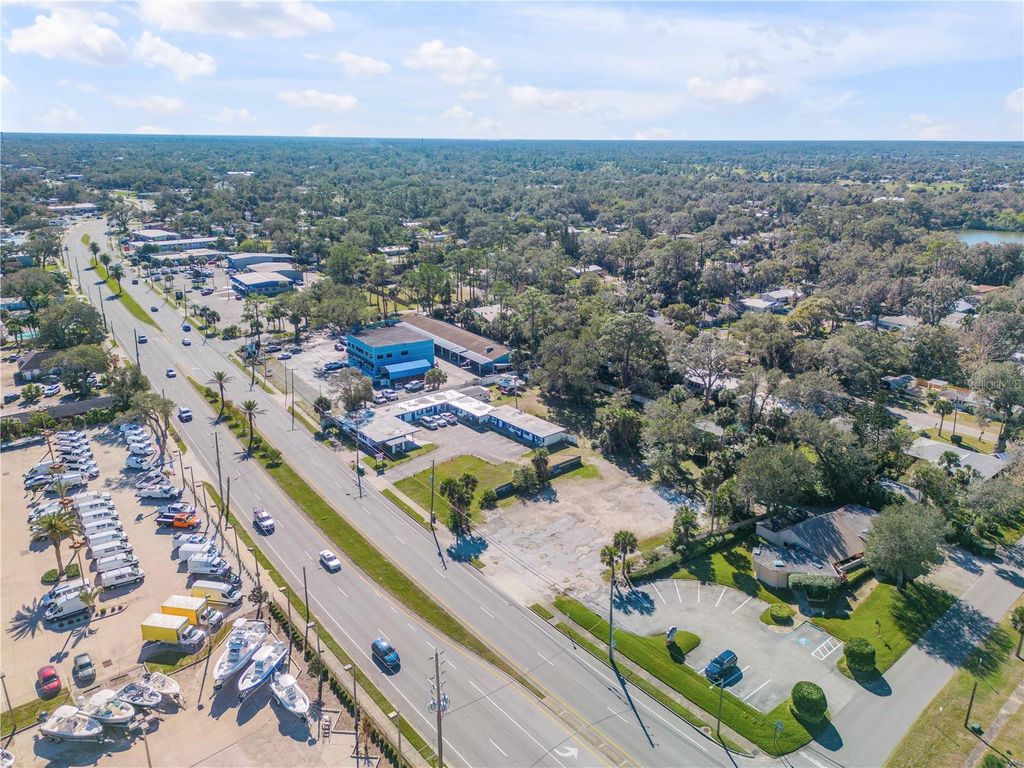 Image 11 of property listing at 1296 N DIXIE FREEWAY, New Smyrna Beach, FL 32168