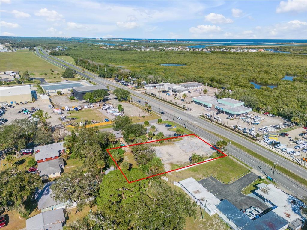 Image 14 of property listing at 1296 N DIXIE FREEWAY, New Smyrna Beach, FL 32168