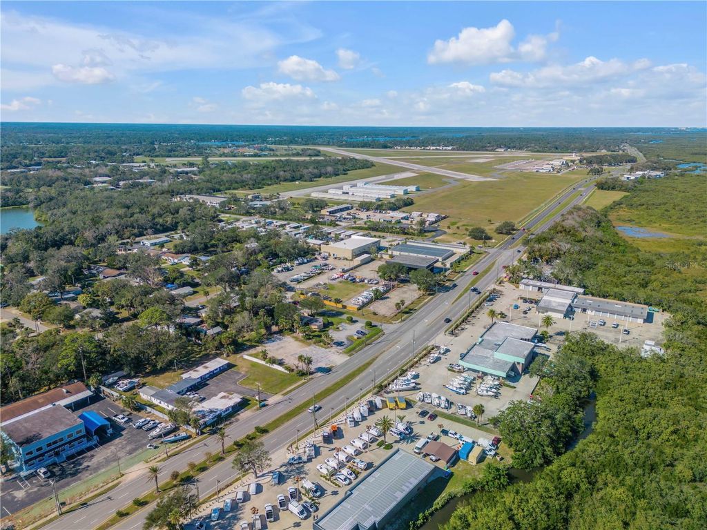 Image 17 of property listing at 1296 N DIXIE FREEWAY, New Smyrna Beach, FL 32168