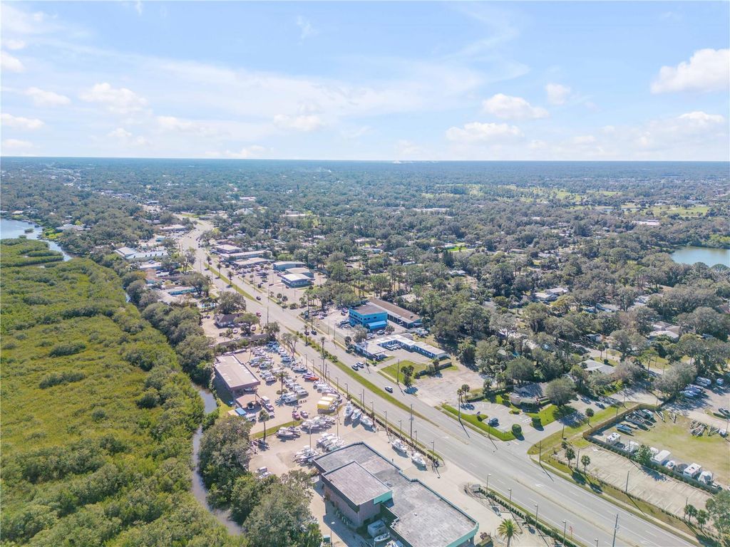 Image 18 of property listing at 1296 N DIXIE FREEWAY, New Smyrna Beach, FL 32168