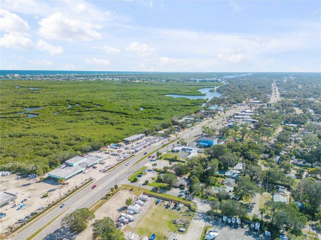 Image 19 of property listing at 1296 N DIXIE FREEWAY, New Smyrna Beach, FL 32168