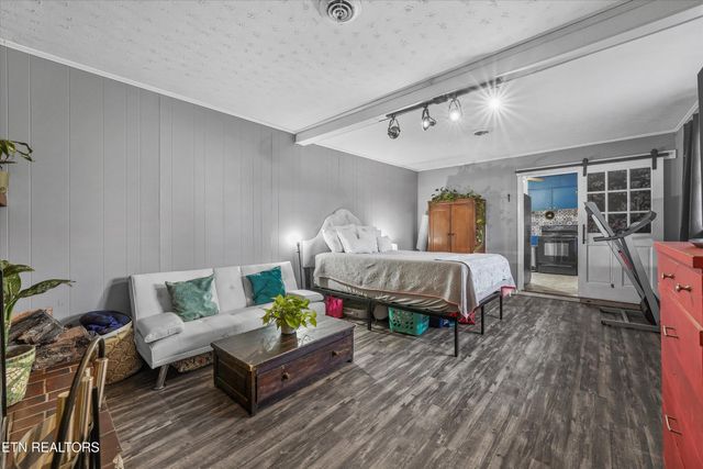 225 W W Ford Valley Rd, Knoxville, TN 37920