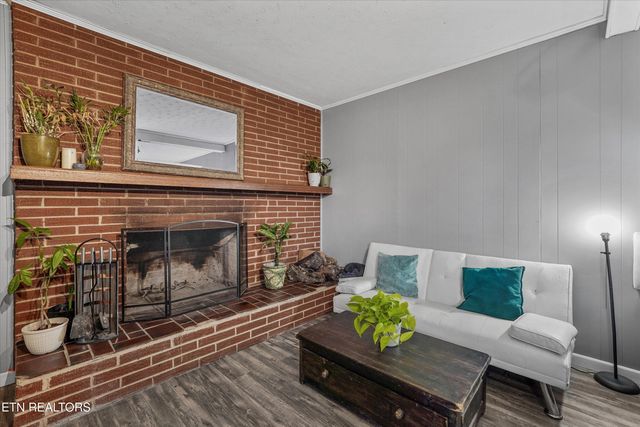 225 W W Ford Valley Rd, Knoxville, TN 37920