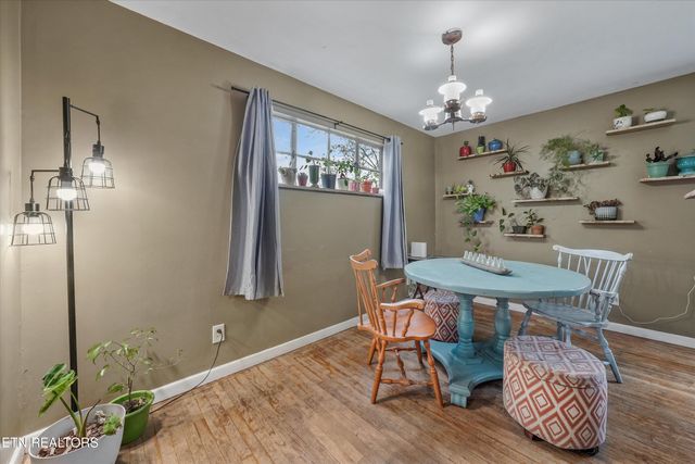 225 W W Ford Valley Rd, Knoxville, TN 37920