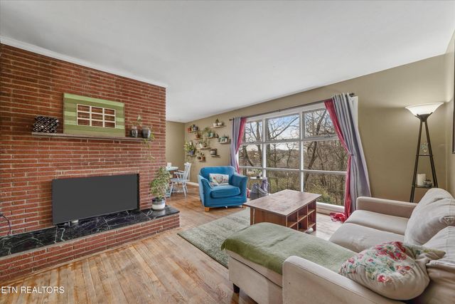 225 W W Ford Valley Rd, Knoxville, TN 37920