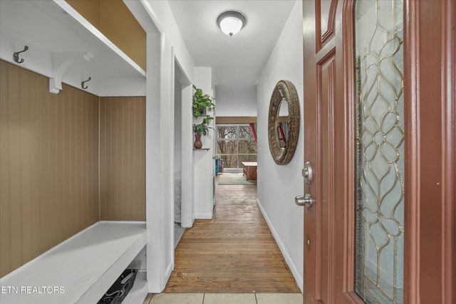 225 W W Ford Valley Rd, Knoxville, TN 37920