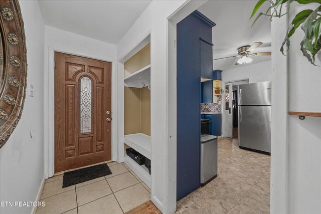 225 W W Ford Valley Rd, Knoxville, TN 37920