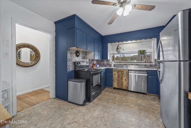 225 W W Ford Valley Rd, Knoxville, TN 37920