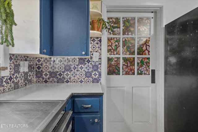 225 W W Ford Valley Rd, Knoxville, TN 37920