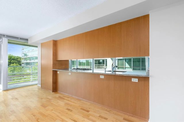 9715 Woods Drive 510, Skokie, IL 60077