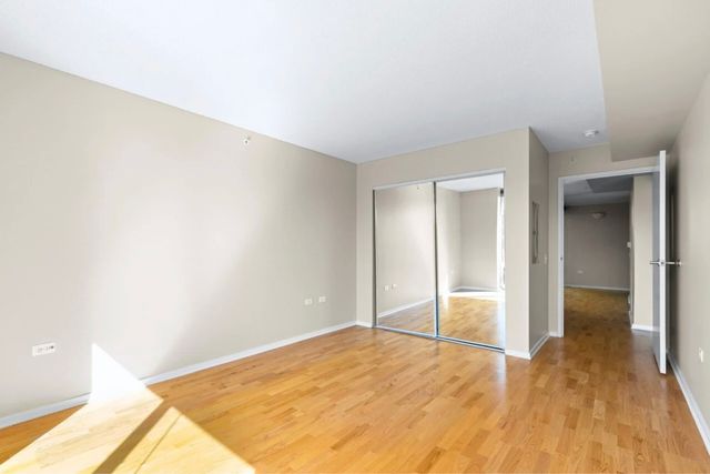 9715 Woods Drive 510, Skokie, IL 60077