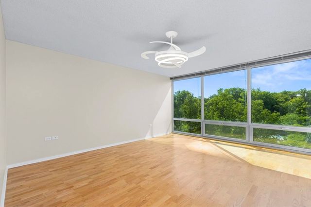 9715 Woods Drive 510, Skokie, IL 60077