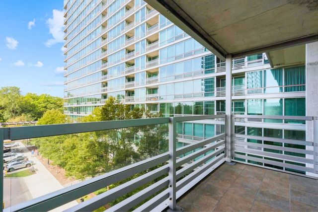 9715 Woods Drive 510, Skokie, IL 60077