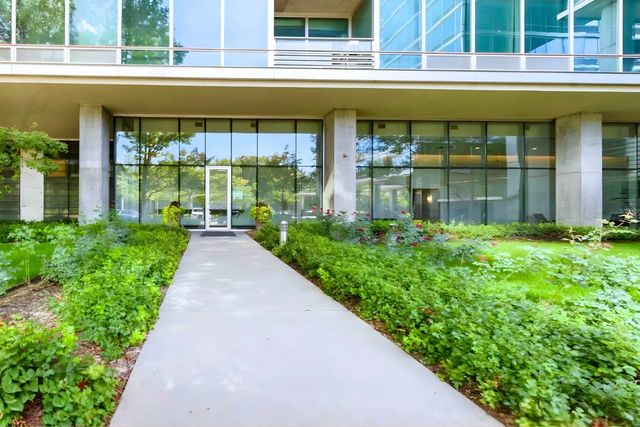 9715 Woods Drive 510, Skokie, IL 60077