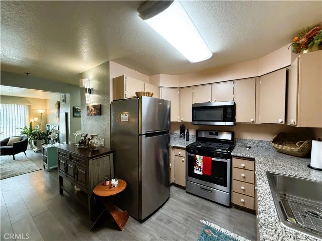 24410 Crenshaw, Torrance, CA 90505