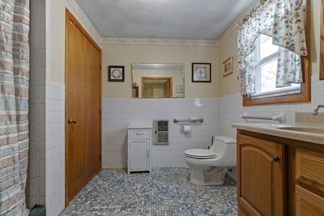 49 Francine Rd, Raynham, MA 02767