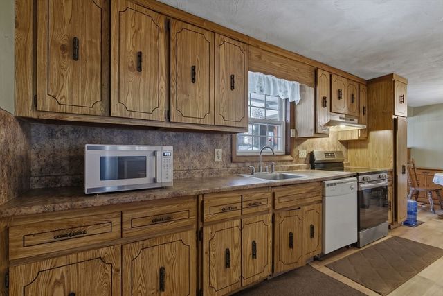 49 Francine Rd, Raynham, MA 02767