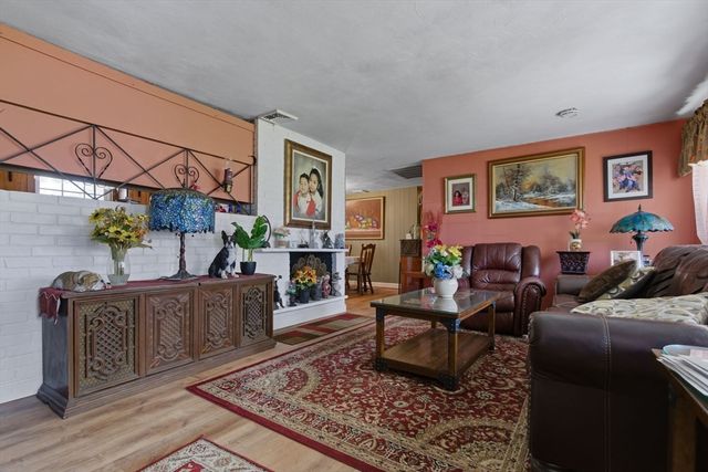 49 Francine Rd, Raynham, MA 02767