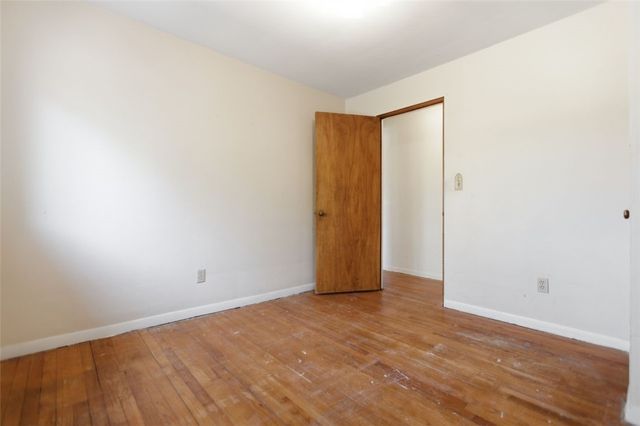 527 E McMurray Rd, Peters Twp, PA 15317