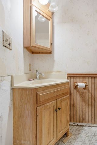 527 E McMurray Rd, Peters Twp, PA 15317