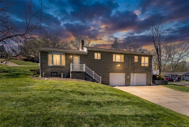 527 E McMurray Rd, Peters Twp, PA 15317