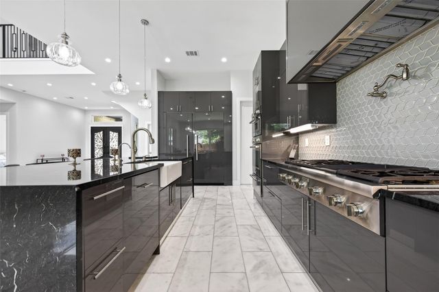 14002 Woodthorpe Lane, Houston, TX 77079
