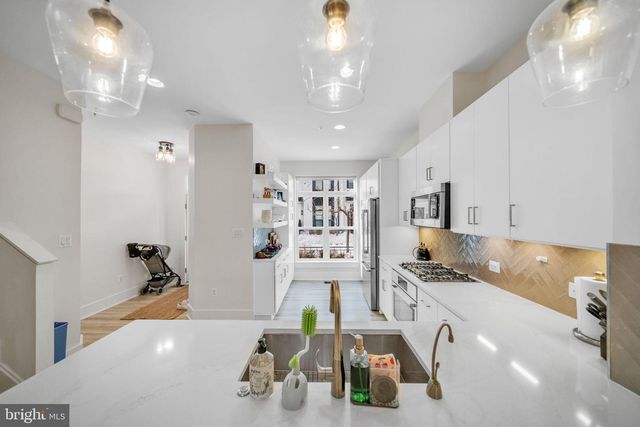 11326 EMERALD PARK RD, Potomac, MD 20854