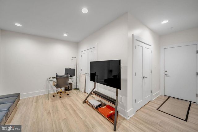 11326 EMERALD PARK RD, Potomac, MD 20854